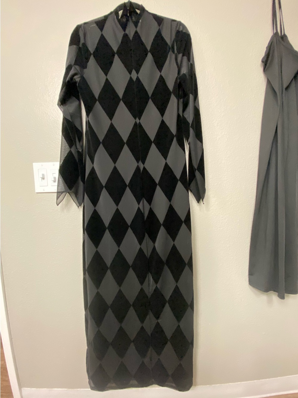 Neverwhere Sammitery Maxi Dress - Picture 8 of 10